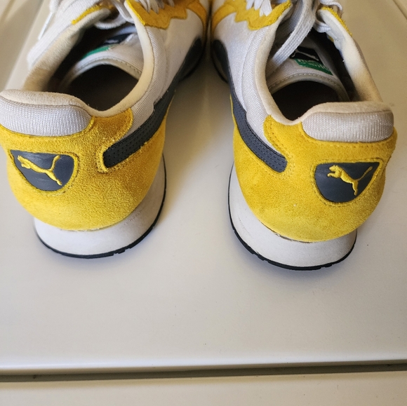 Men's Classic Puma Sneakers - Picture 4 of 8